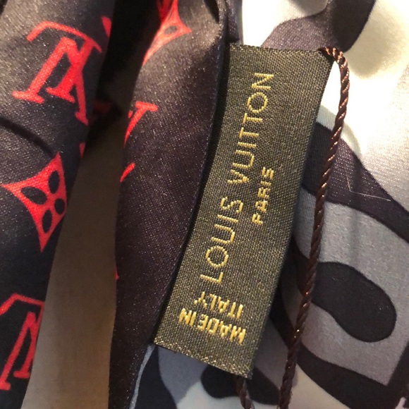 Louis Vuitton Bandeau ❤️💯silk❤️ - Picture 6 of 6